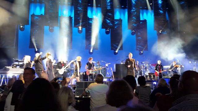 Peter Gabriel And Sting- Sledgehammer