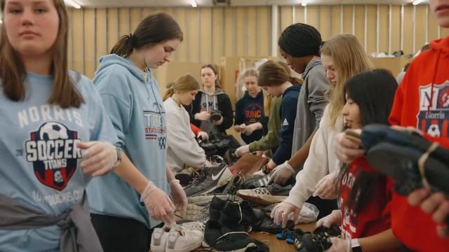 Day Without Shoes Lincoln - Cornhusker Bank and People's City Mission смотреть онлайн