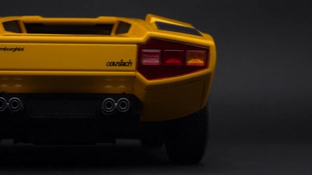 Lamborghini Countach LP400, 4K UHD - 1/18 Kyosho смотреть онлайн