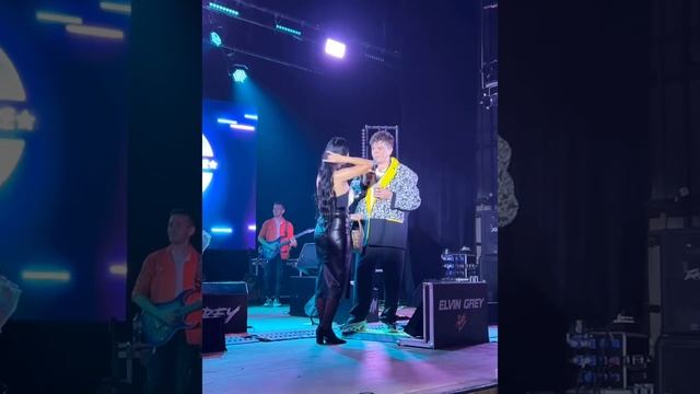 Смешной случай на концерте Элвина Грея смотреть онлайн