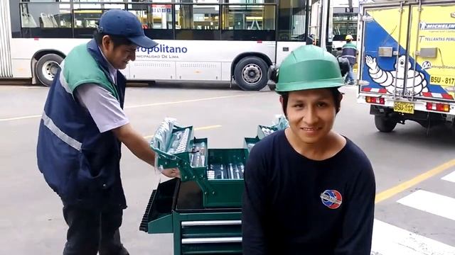 Prueba de resistencia carro de herramientas Jonnesway смотреть онлайн