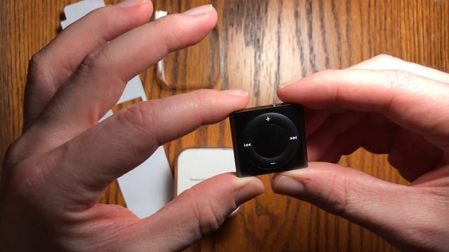 iPod Shuffle Unboxing and Review (2017) смотреть онлайн
