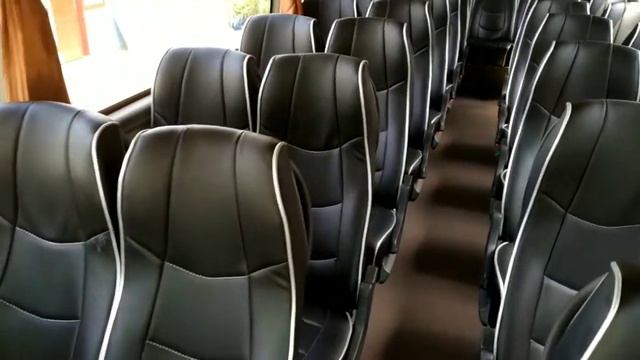Saat tiba di Jakarta Bus Medium Abadi Trans Jakarta смотреть онлайн