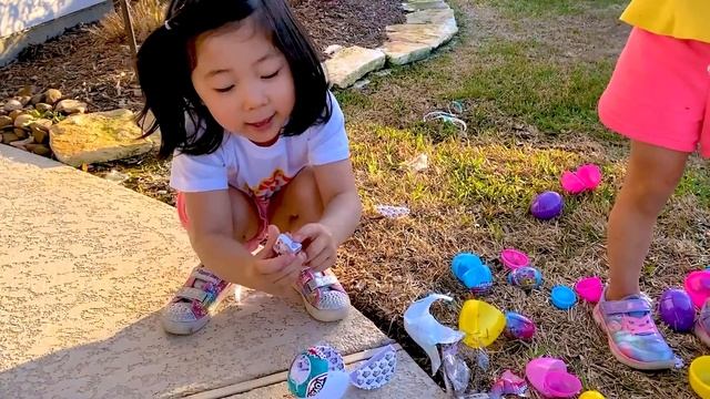 Best EASTER EGG HUNT Activities with Ryan Emma and Kate! смотреть онлайн