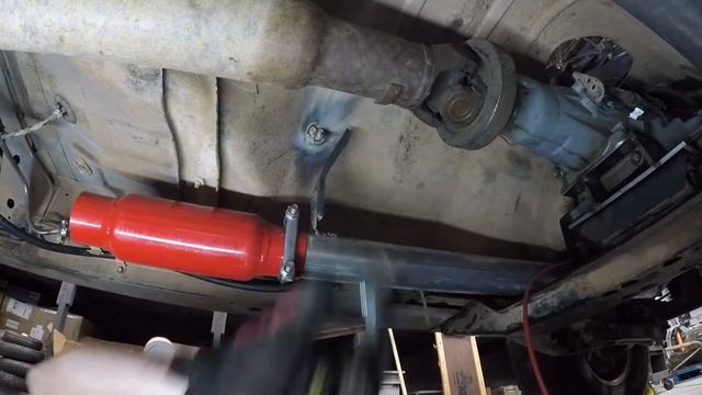 Jeep Comanche Pickup V8 Swap - Part 17 - Exhaust, Shifter, and Gauges? смотреть онлайн