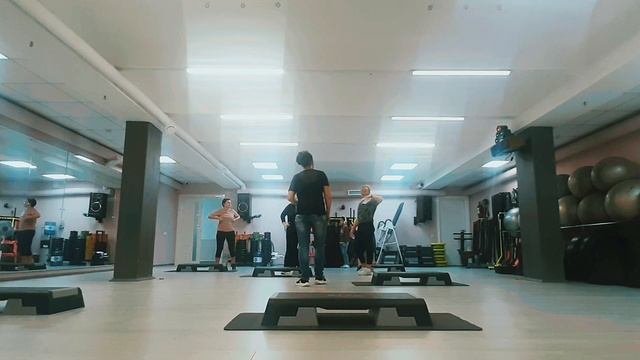 СТЕП АЭРОБИКА ЦЕЛАЯ ТРЕНИРОВКА / STEP AEROBICS смотреть онлайн