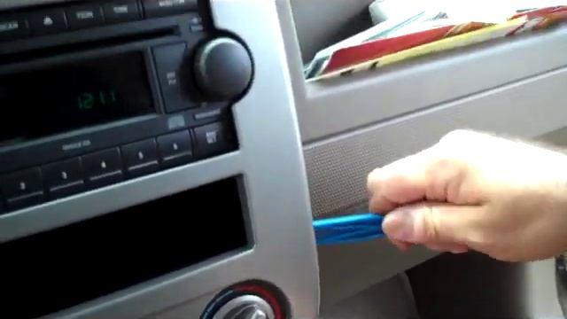 Jeep Compass Aux-Jack And Stereo Removal 2007 - 2008 = Car Stereo HELP