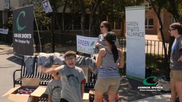 Connor Sports and the Green Sports Alliance Present the 2015 Green Apple Day of Service смотреть онлайн