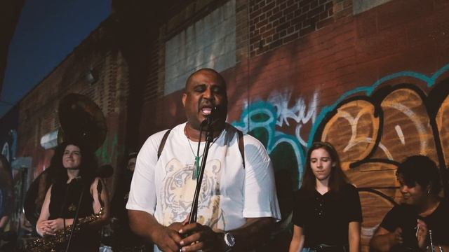 Georgia on My Mind by the Brass Queens Ft. Glen David Andrews & Revert Andrews смотреть онлайн