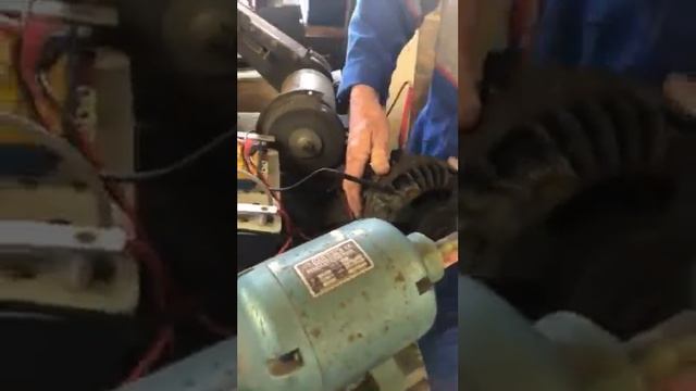 Testing Chrysler Alternator on the Bench for my friend Dave Gilliver смотреть онлайн