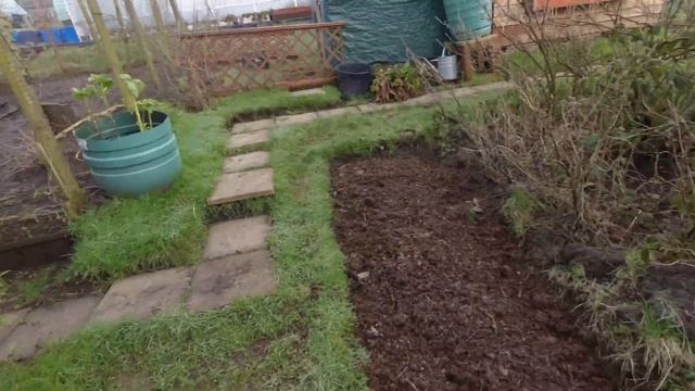 Warming your hands in Horse Manure | Allotments For Fun and Food смотреть онлайн