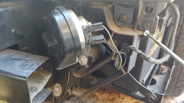 Dodge Avenger Headlight Replacement