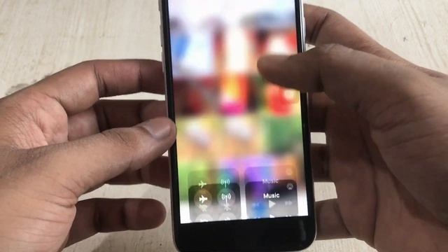 iPhone SE (White) 2020 Quick Unboxing & Review | Small Size, Big Performance смотреть онлайн
