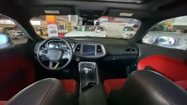 DODGE CHALLENGER DUAL CARBON STRIPES 2018 смотреть онлайн