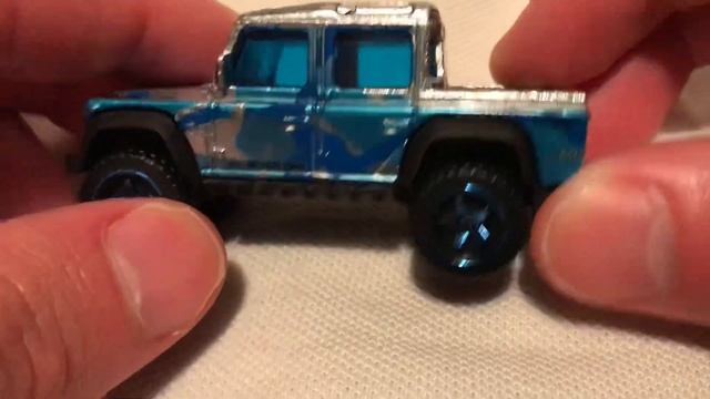 Hot Wheels 2015 Land Rover Defender Double Cab (2019 Walmart Zamac - Baja Blazers) смотреть онлайн