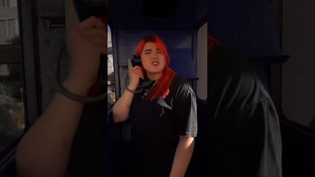 Не смотреть, не страдать. Все забыть и свободной стать…️ #рок  #музыка  #девушкапоет #яркиеволосы