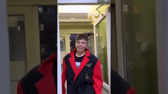 Нежданчик приехал смотреть онлайн