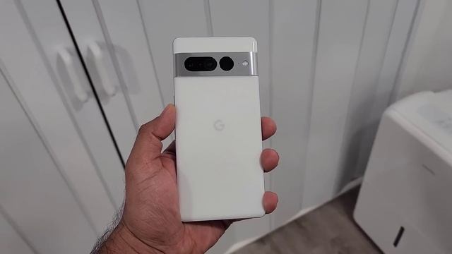 5 Reasons the Google Pixel 7 Pro DESTROYS the iPhone 14 Pro Max смотреть онлайн