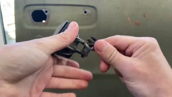 1986-1993 Dodge Ram Van B150-B350 How To Disconnect linkage Rod From Door Handle