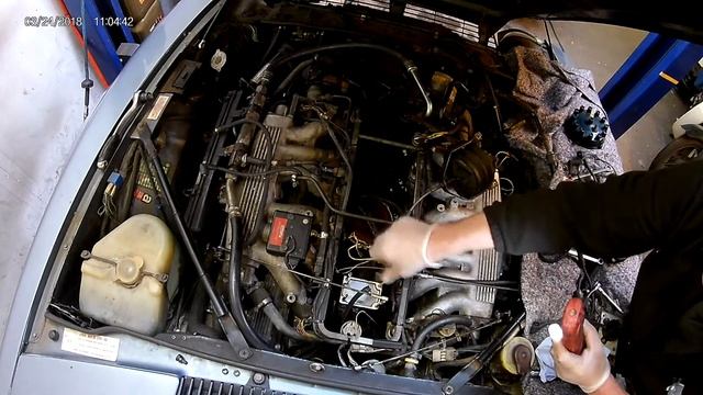 Jaguar XJS 5 3L V12 Replacing Spark Plugs