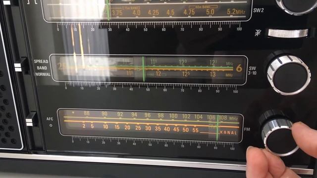 Grundig Satellit 2000 (1973-76) - plays MP3 via DIN Input смотреть онлайн