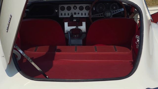 Jaguar E-Type Series I 3.8 FHC Flatfloor - Walk Around смотреть онлайн