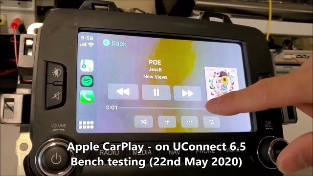 UConnect 6.5 from Jeep Renegade - bench testing of Apple CarPlay retrofit смотреть онлайн