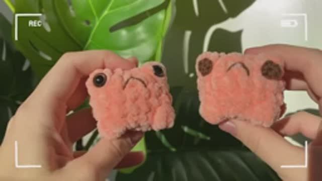 Лягушка крючком
Beginner tutorial How to Crochet a FROG смотреть онлайн