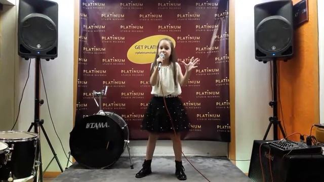 Исполняет Костюкович Анна. Песня "Отличница" из репертуара Головченко Александры. смотреть онлайн