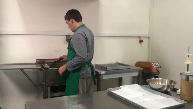 Краткий обзор фритюрнице MATINA BN20 для пончиковой полного цикла с широким ассортиментом. смотреть онлайн