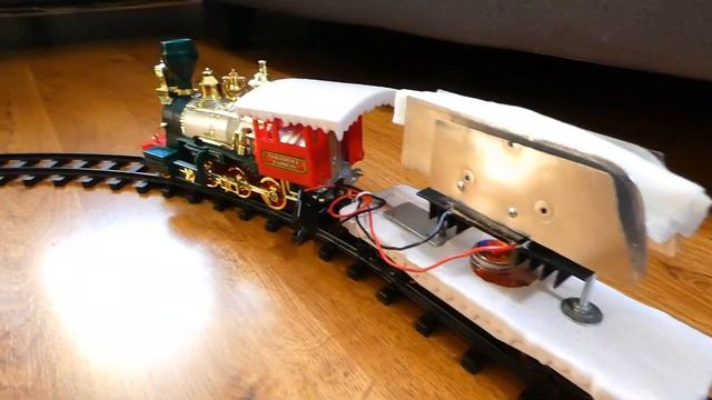 THERMOELECTRIC POWERED NORTH POLE EXPRESS | MODEL STEAM TRAIN | DIY CANDLE POWERED TEG EXPERIMENT