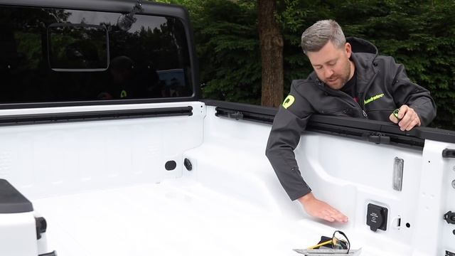 How to Load Plywood in a Jeep Gladiator Truck смотреть онлайн