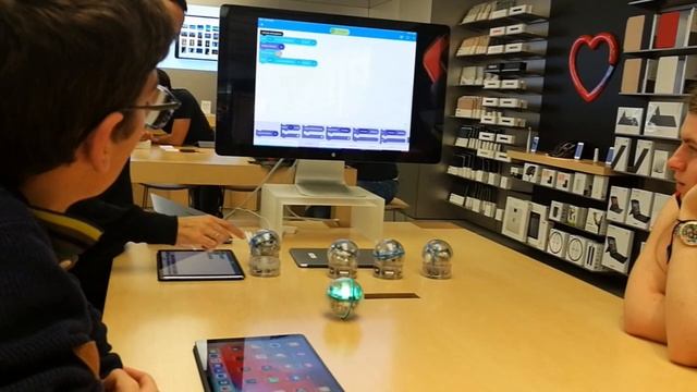 Visita al Apple Store смотреть онлайн
