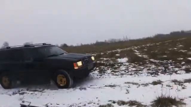 Jeep grand Cherokee V8 5,2L смотреть онлайн