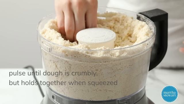 Basic Pie Dough for Apple Pie- Martha Stewart смотреть онлайн
