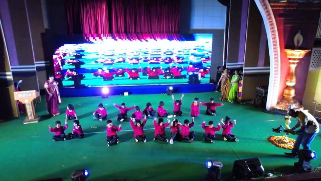 SYVR Exceed school Annual Day Malhari song by LKG students смотреть онлайн