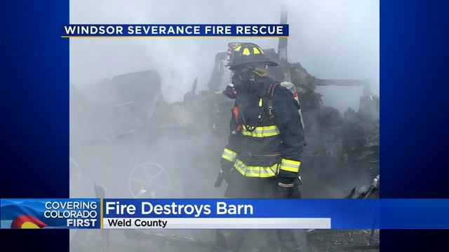Burning Barn Puts Out Thick, Black Smoke Over Weld County смотреть онлайн