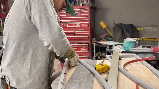 Fabricating the Side Windows from Scratch for the 1955 Mercury смотреть онлайн