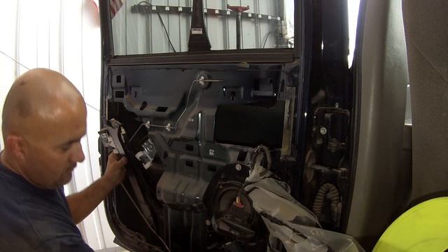 Surburban/Tahoe window regulator fix. смотреть онлайн