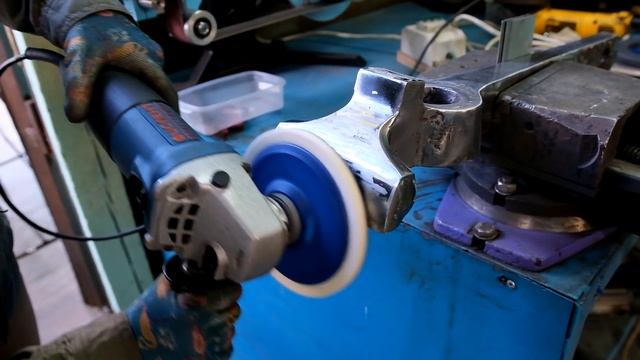 Реставрация кузнечных тисков. Restoration Of The Leg Vise.