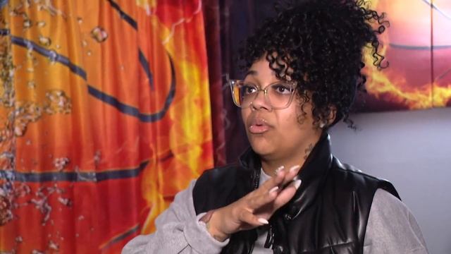 Indianapolis mom finds bullet holes throughout apartment, bullet next to son's bed смотреть онлайн