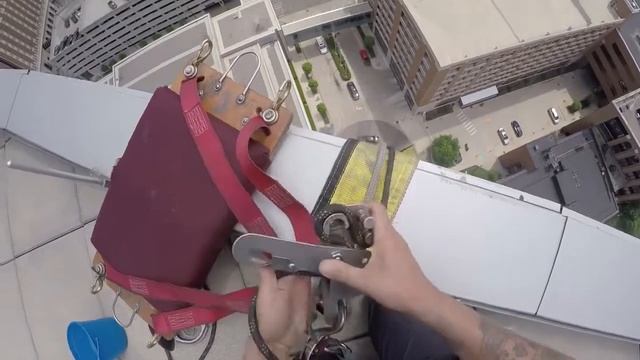 Workers clean windows 23 stories up смотреть онлайн