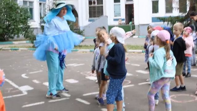 Лето нам косынкой машет смотреть онлайн