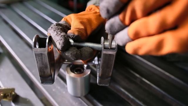 СДЕЛАЛА ОТЛИЧНЫЙ СТАНОК в свою мастерскую. Гриндер своими руками. DIY Belt Grinder.