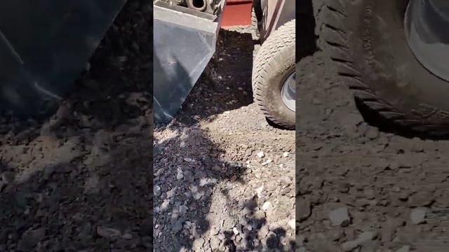 Это мега помощник! Тест плавающего режима погрузчика при планировке участка удался #минипогрузчик