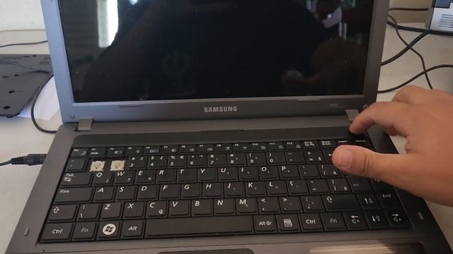 WINDOWS 10 NÃO INSTALA NO NOTEBOOK SAMSUNG R440!! - [ RESOLVIDO ] смотреть онлайн