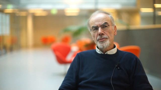 Roger Garrett on archaeal virus-virus warfare using host CRISPRs смотреть онлайн
