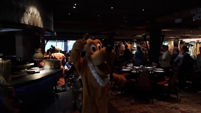 Disney Dining Review - Disney's Ohana - Character Breakfast - Disney’s Polynesian Resort смотреть онлайн