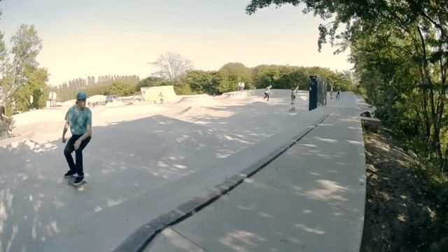 Look No TV - Semester Skateboards смотреть онлайн