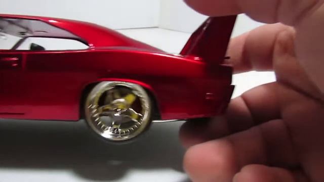 Dom's 1969 Dodge Charger Daytona Diecast By Jada Fast & Furious 6 1:32 1:24 смотреть онлайн